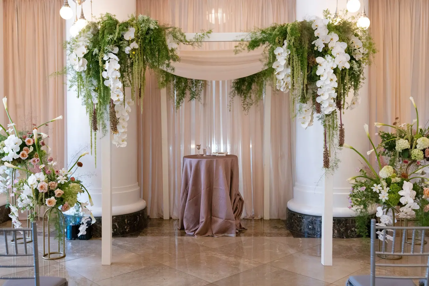 T Villager Designs | Nashville Florist | Nashville Wedding Florist | Holiday Decor | Nashville Floral Design | | Home